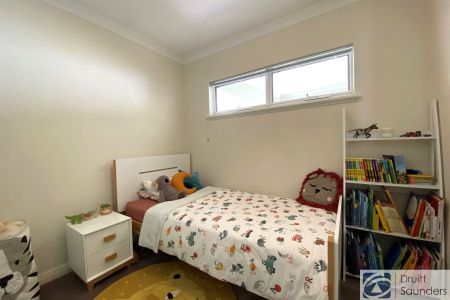 MODERN MIDDLE VILLA - Photo 4