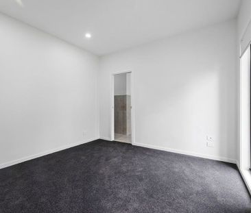 A SPACIOUS FAMILY RETREAT – TOWNHOUSE LIVING AT ITS BEST - Photo 6