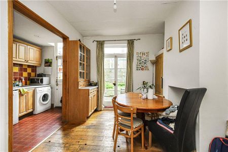 4 bedroom terraced house to rent - Photo 4