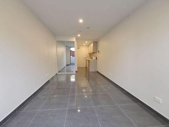 Selection of Brand New Studio Apartments - Available Now - Photo 1