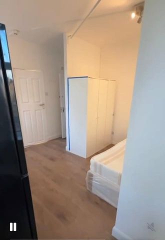 Studio Flat, Pinner Road, HA1 - Photo 5