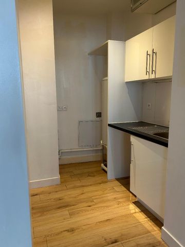 Location Appartement 2 pièces 50m² BORDEAUX 33000 - Photo 5