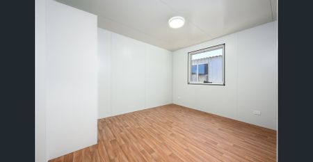 Comfortable Family Home with Spacious Yard - Photo 3