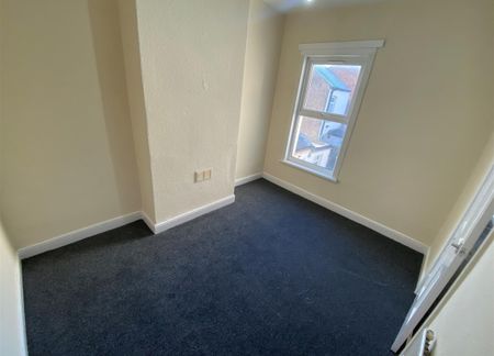 3 bedroom house - end terrace to rent - Photo 5