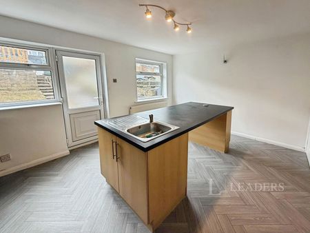 3 bedroom house to rent Greenfinch Close, Brinsworth, Rotherham, South Yorkshire, S60 - Photo 3