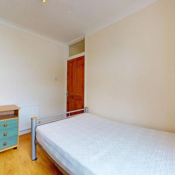 4 bedroom house to rent - Photo 1