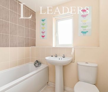 3 bedroom semi-detached house to rent - Photo 6