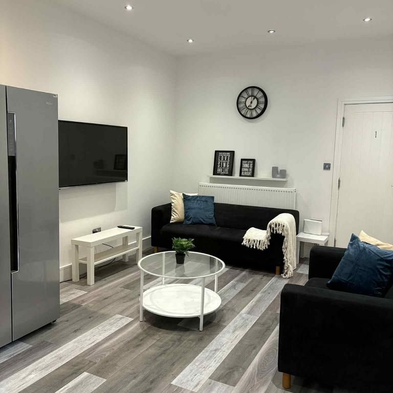 5 bedroom house to rent - Photo 1