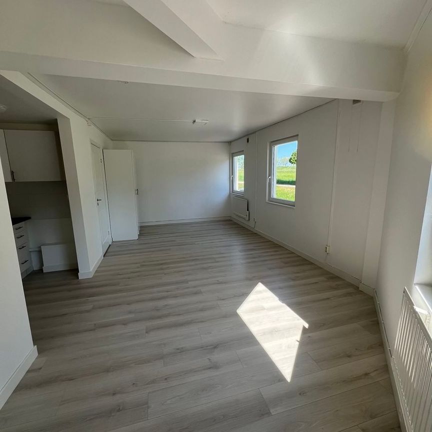 Göteborgsvägen, Slöinge - Photo 1