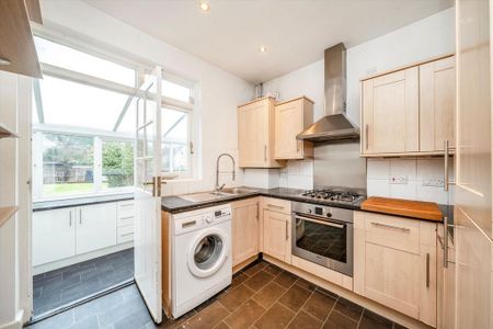 3 bedroom semi-detached house to rent - Photo 5