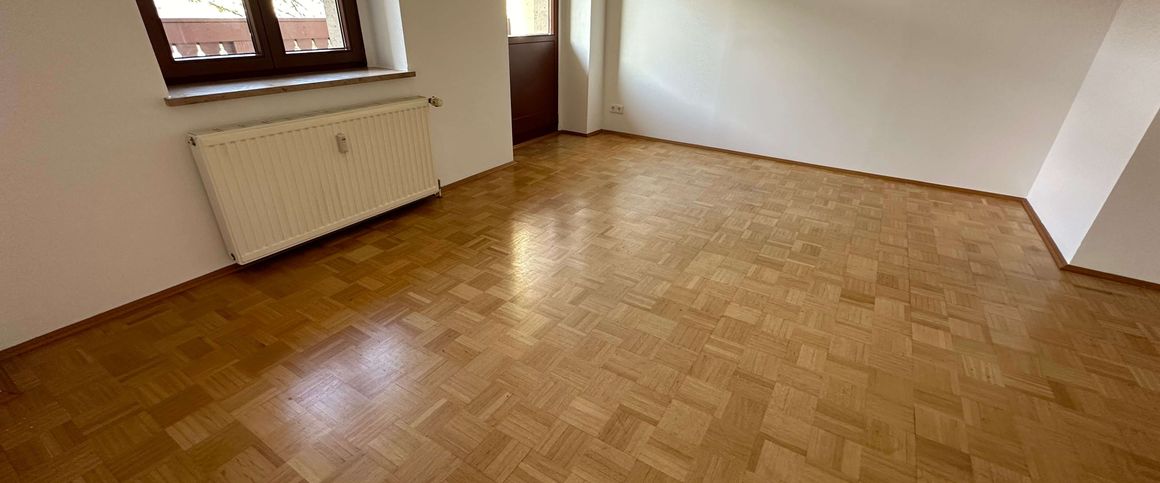 Mit Lift ins 3. OG - Parkett - Fittnessraum im Haus !!! - Foto 1