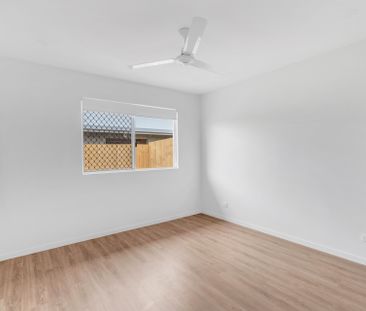 SIMPLY STUNNING! PRIVATE, MODERN & SPACIOUS DUPLEX IN A1 LOCATION! - Photo 3