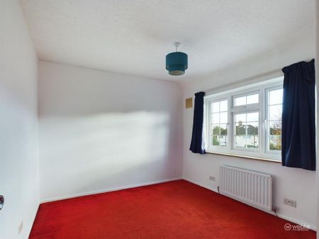 4 bedroom semi-detached house to rent - Photo 3