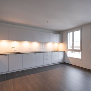 Moderne Neubau 2.5-Zimmerwohnung in Zürich-Oerlikon - Photo 2