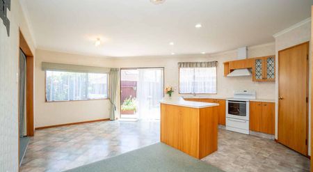 A Cosy 3BR Home in Terrace End! - Photo 2