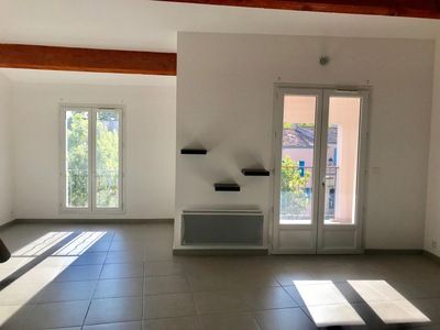 Location Appartement 1 pièce 52m² PUGET VILLE 83390 - Photo 1