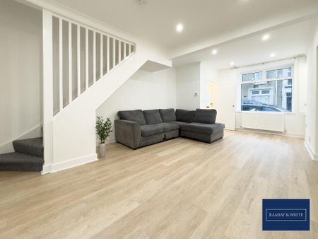 2 bedroom terraced house to rent - Photo 2