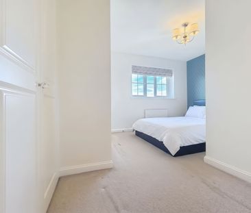 3 Bedroom - Photo 5