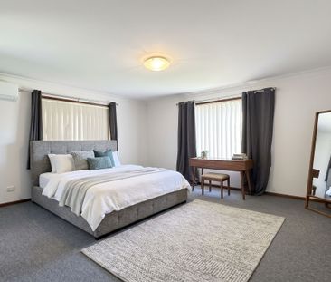 GENEROUS SPACE MEETS CENTRAL PENRITH LOCATION! - Photo 3