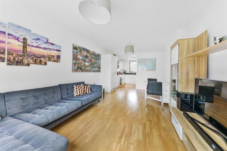 2 Bed Flat, Bugle House, SE10 - Photo 2