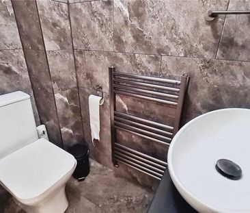 4 bedroom detached house to rent - Photo 1