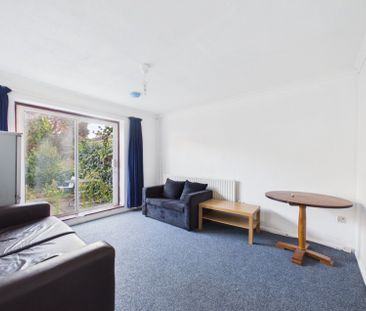 Elmbank Avenue, Englefield Green, Egham,TW20 - Photo 1