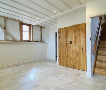 2 bedroom detached house to rent - Photo 2