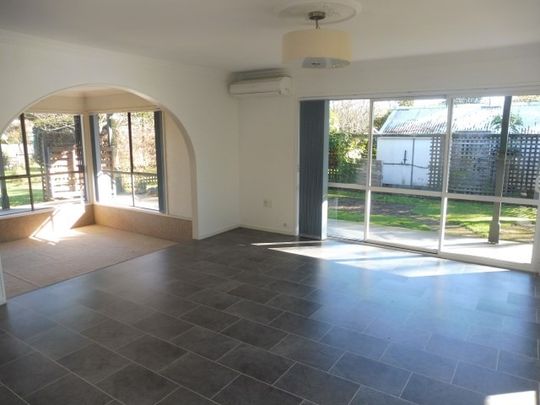 Looking for a rural lifestyle yet with all the convenience of living so close to Hamilton city? - Photo 1