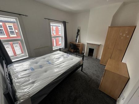 3 bedroom terraced house to rent - Photo 4