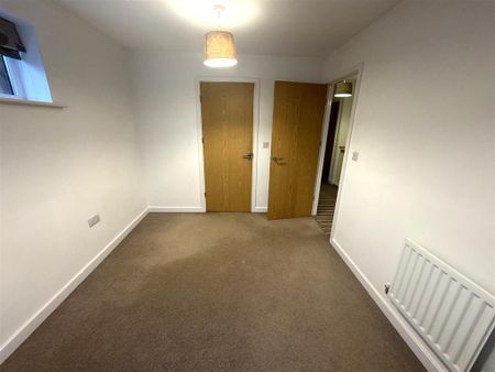 3 bedroom end of terrace house to rent - Photo 5