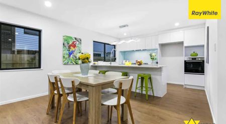 Looking for a modern home built in the ever so convenient Henderson? Look no further. - Photo 4