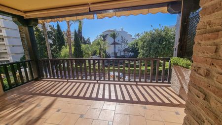 Middle Floor Apartment in Marbella - Photo 4