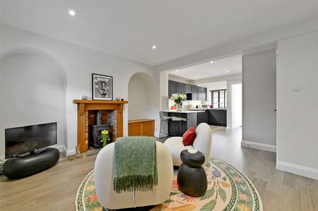 A recently updated two bedroom cottage, located on the Harleyford Estate - Photo 2