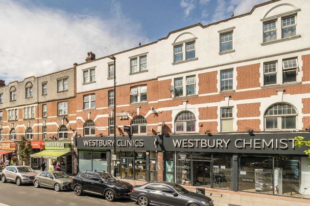 Streatham High Road, SW16, London - Photo 1