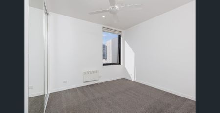 Tree top living with park views - Photo 2