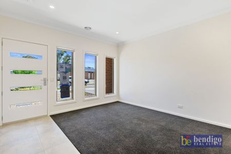 Spacious and Modern Living in North Bendigo - Photo 5