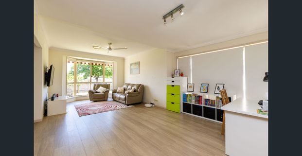 3 BEDROOM FAMILY HOME FOR RENT AT THE HEART OF VARSITY LAKES - Photo 1