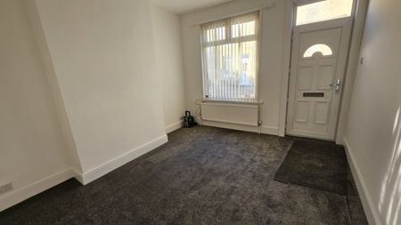 2 bed Terraced - To Let - Photo 2