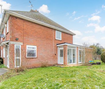 3 bedroom semi-detached house to rent - Photo 1