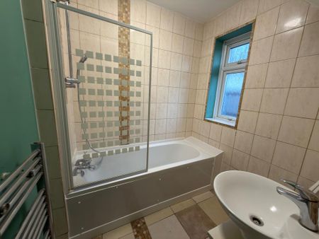 3 bedroom terraced house to rent - Photo 2