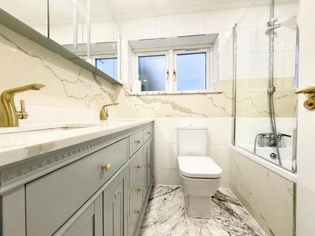 6 Bedroom House To Let - Photo 4