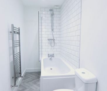 Newly Refurbished 3-Bedroom End Terrace in Popular Royston Location - Photo 2