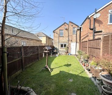 3 bedroom semi-detached house to rent - Photo 2
