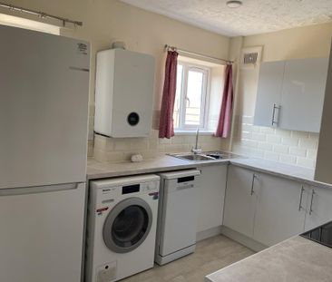 3 bedroom terraced house to rent - Photo 4