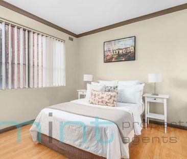Spacious Two-Bedroom Apartment in a Convenient Location - Photo 2
