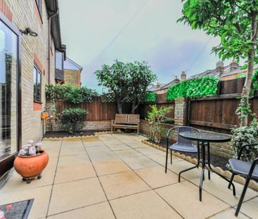 Flat to rent on - Photo 2