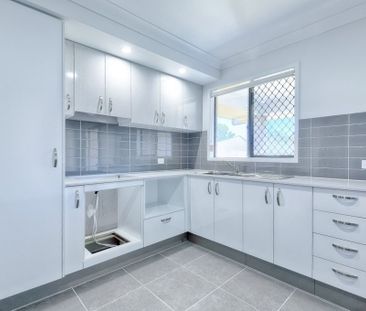 Modern 1 Bedroom Home with Air Conditioning, Alfresco Area & Pet-Fr... - Photo 4