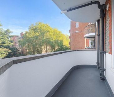 3 bedroom flat to rent - Photo 2