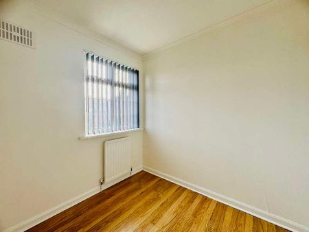 Elwell Crescent, Dudley, West Midlands, DY1 - Photo 3