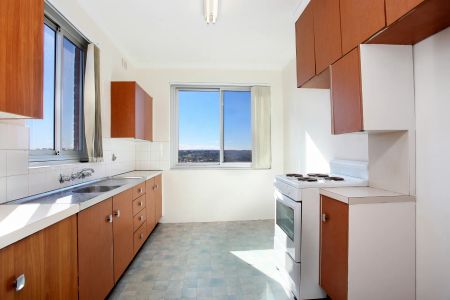 Light & Bright Apartment in Convenient Location - Photo 3